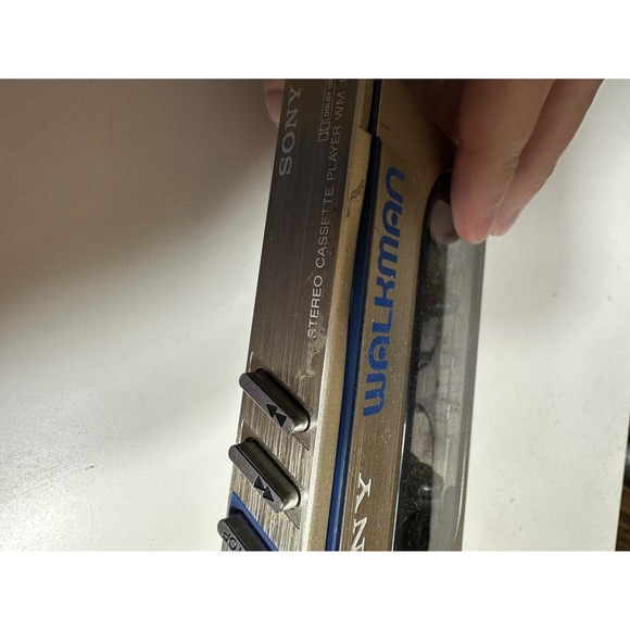 Sony Walkman WM-10 Vintage Cassette Player / Parts Repair / Made in Japan - Picture 9 of 13